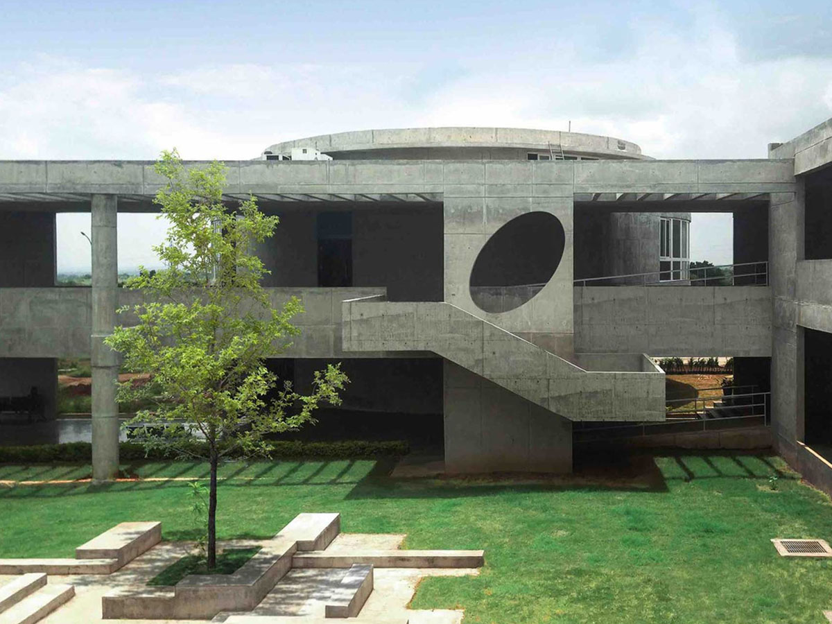 Woxen School of Business